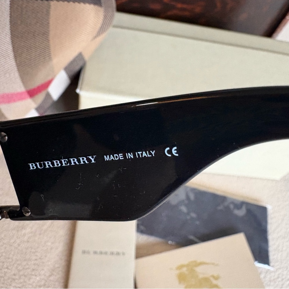 Authentic Burberry B4037 Black Rectangular Sungla… - image 5